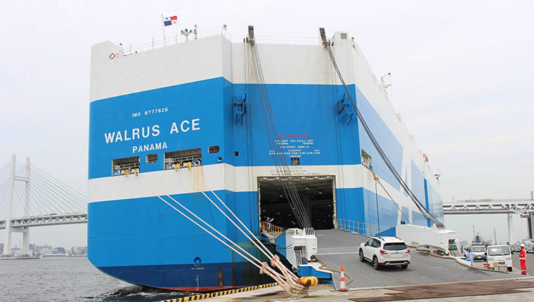 Car carrier cargo-handling